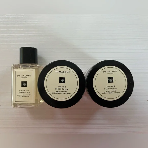 Jo Malone London body and hand wash, body cream and mini candle - Picture 10 of 11